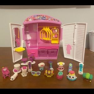 Shopkins Style Me Waredrobe Playset